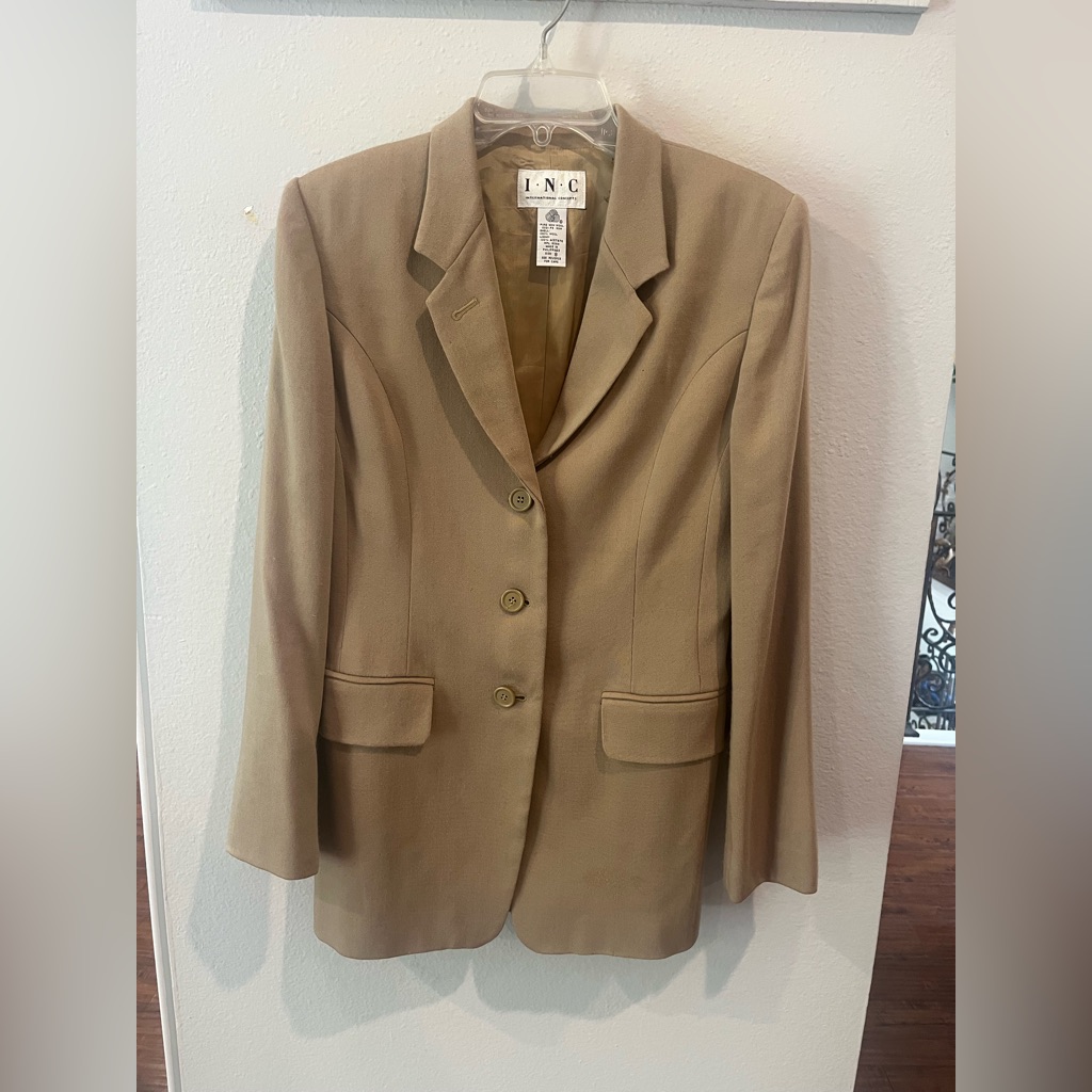 3 Button Blazer Needs Revive